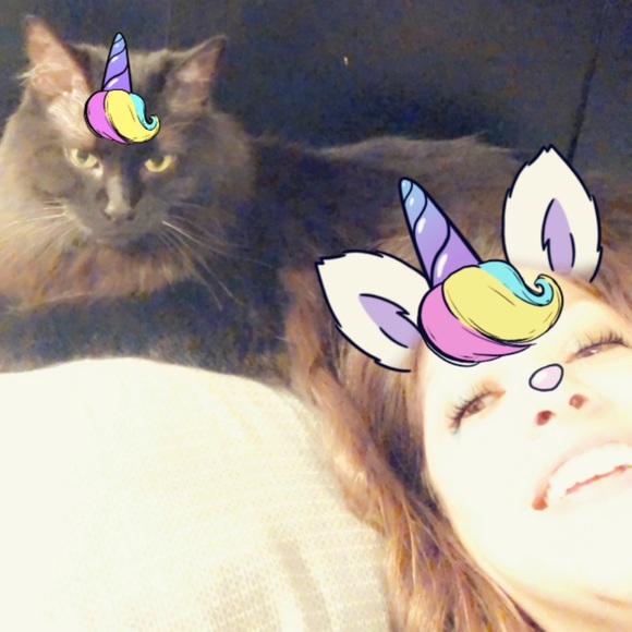 Meet your Posher, Cassie - Picture 3 of 7